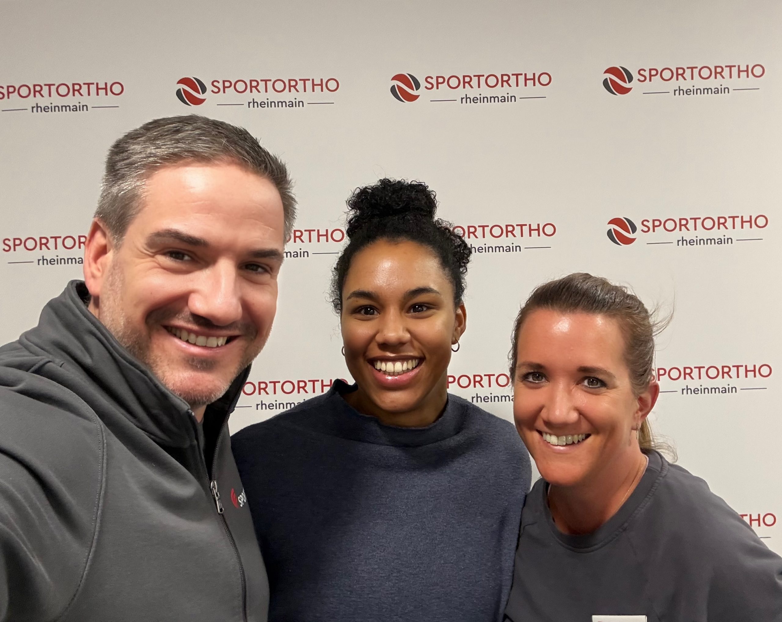 Deborah Levi (Mitte) mit Dr. Julia Walter und Dr. Heninng Ott